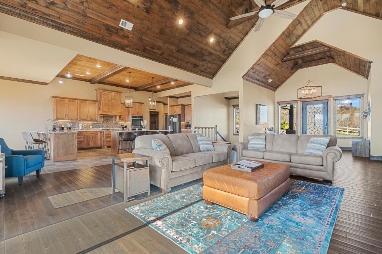 Star Of The Summit, Private Indoor Pool, Amazing Views, 1089 Free Tickets Each Paid Day, Dollywood Villa Sevierville Kültér fotó