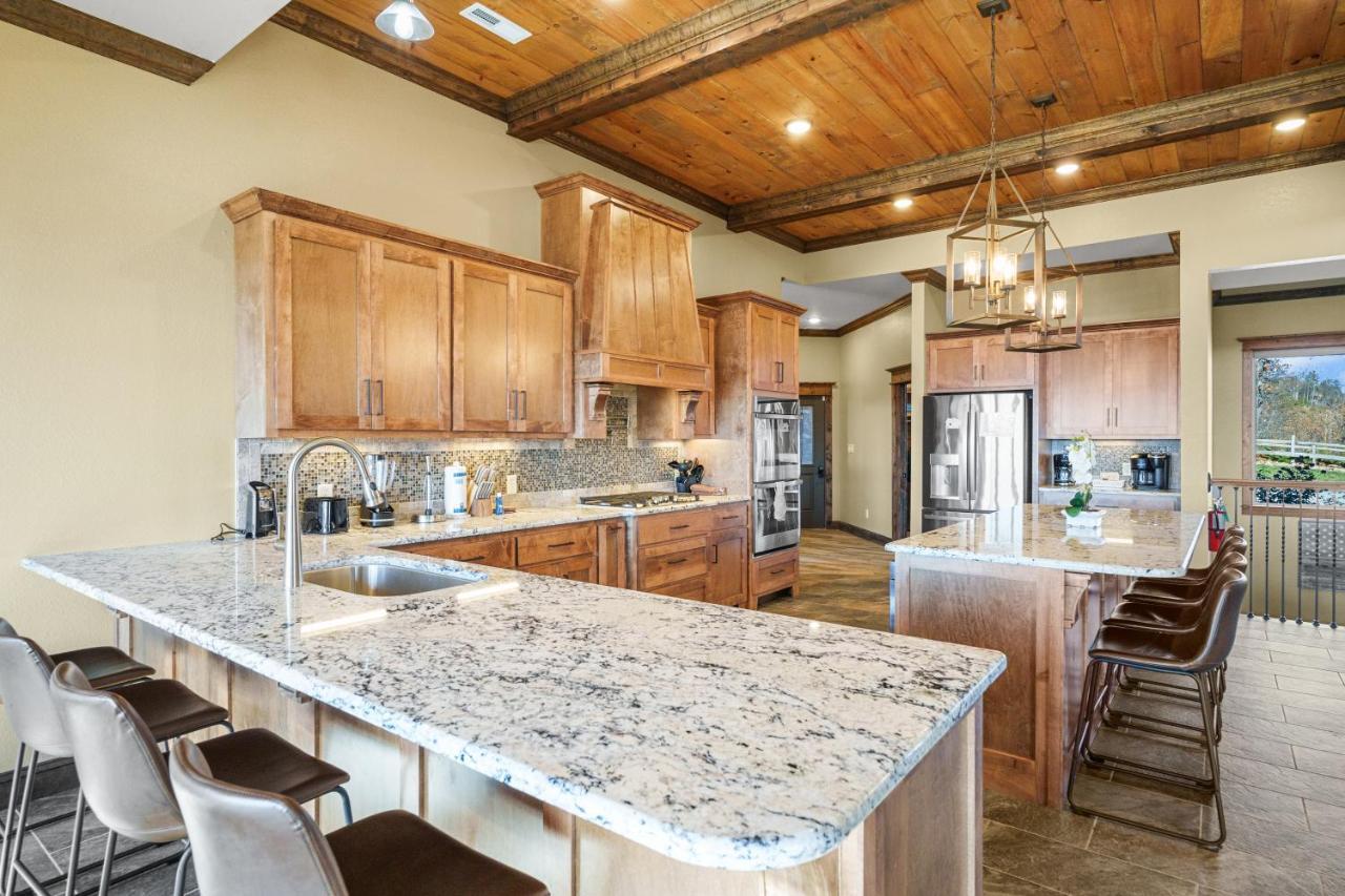 Star Of The Summit, Private Indoor Pool, Amazing Views, 1089 Free Tickets Each Paid Day, Dollywood Villa Sevierville Kültér fotó