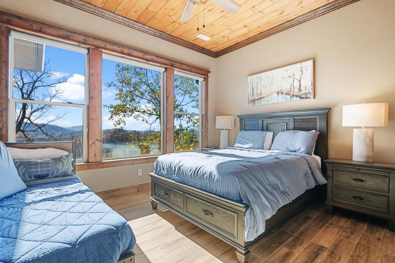 Star Of The Summit, Private Indoor Pool, Amazing Views, 1089 Free Tickets Each Paid Day, Dollywood Villa Sevierville Kültér fotó